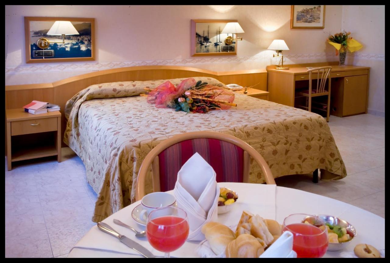 Hotel Monte Rosa كيافاري المظهر الخارجي الصورة